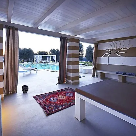 Petrose Villa *